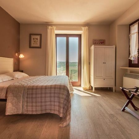 Bed and Breakfast Poggio Dei Farinetti Диано-д'Альба Экстерьер фото