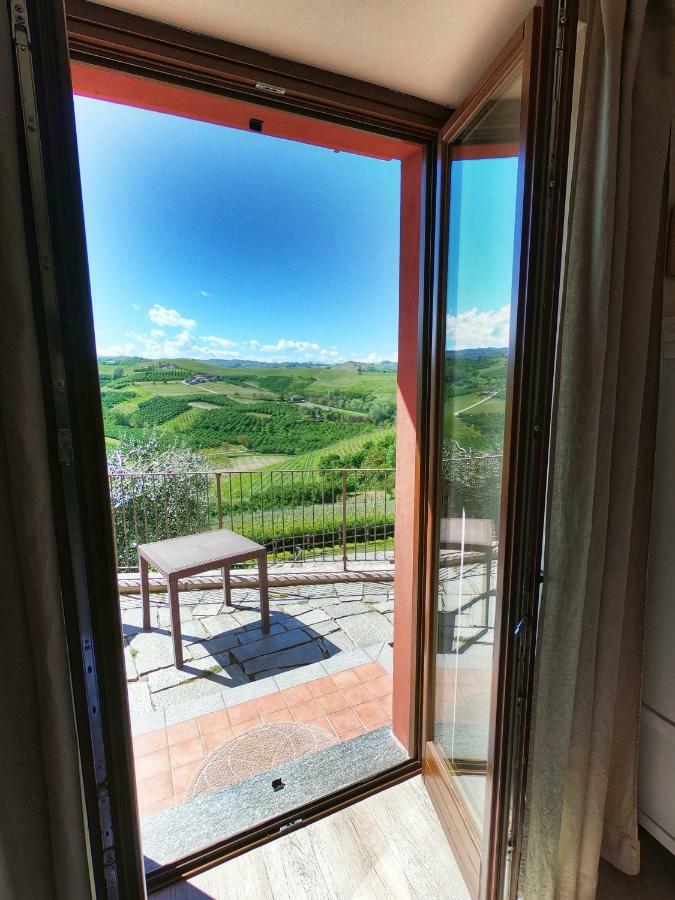 Bed and Breakfast Poggio Dei Farinetti Диано-д'Альба Экстерьер фото