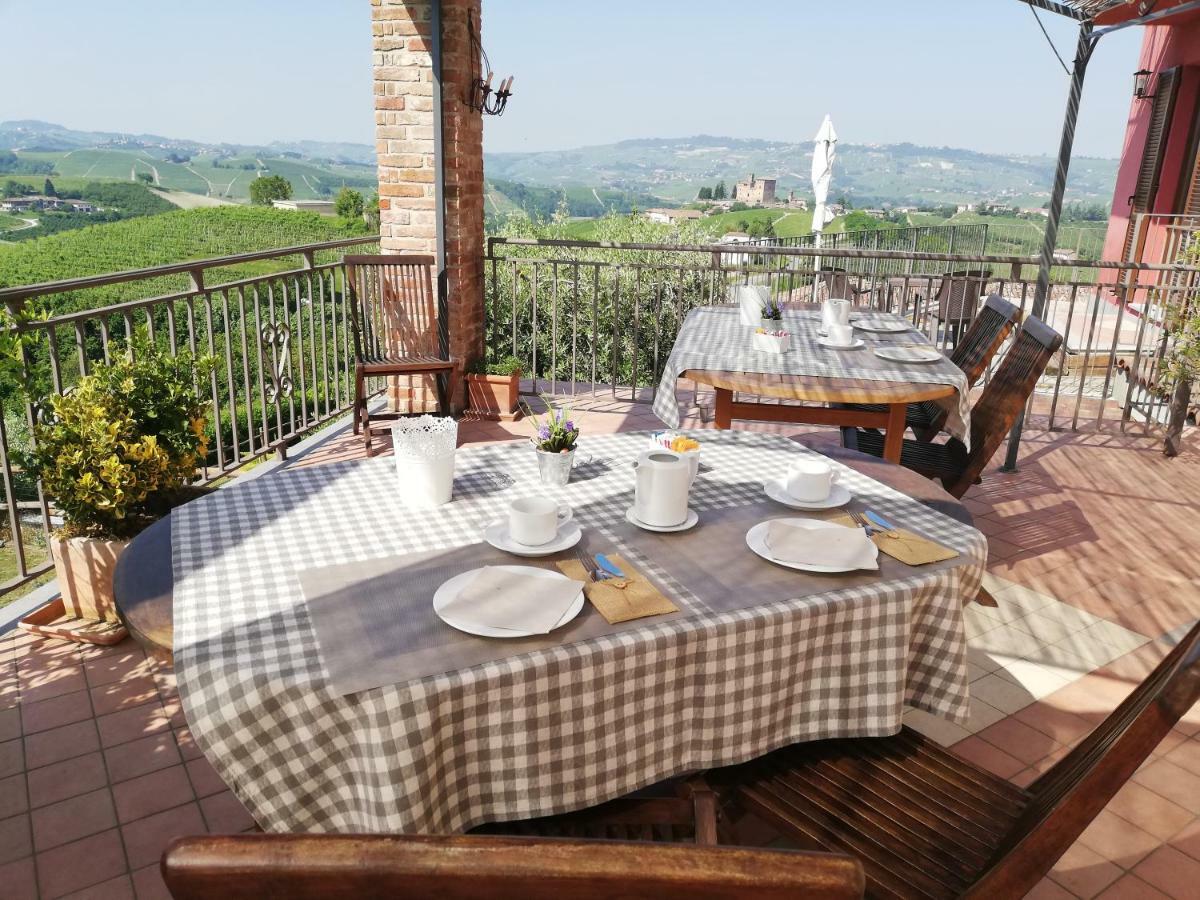 Bed and Breakfast Poggio Dei Farinetti Диано-д'Альба Экстерьер фото